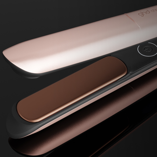 GHD Deluxe Gift Set in Cashmere Beige